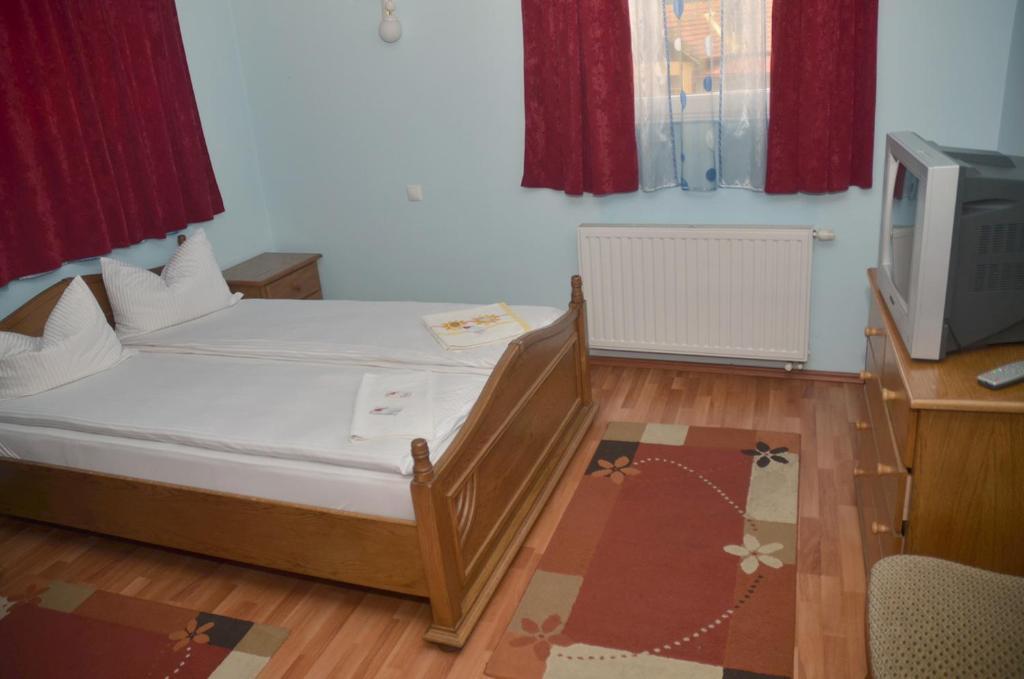 Pensiunea La Palaguta Baia Mare Chambre photo